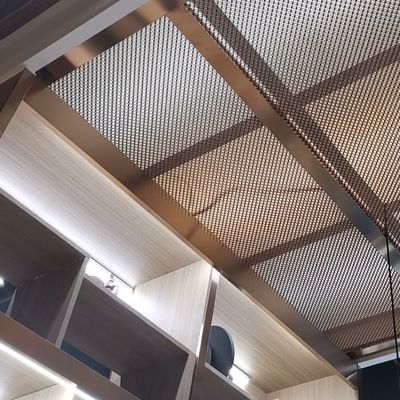 Espacio de transformación de cortinas de bobinas metálicas duraderas de larga duración