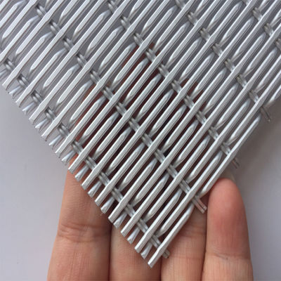 Cuadrícula arquitectónica de acero inoxidable de plata para fachada de edificio personalizada