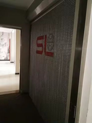 Tejido de malla de metal flexible y personalizable para cortinas, tabiques y techos