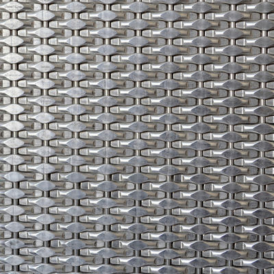 Rejillas decorativas de malla de alambre de acero inoxidable metálico de plata de 2-6 mm para puertas de gabinetes modernas
