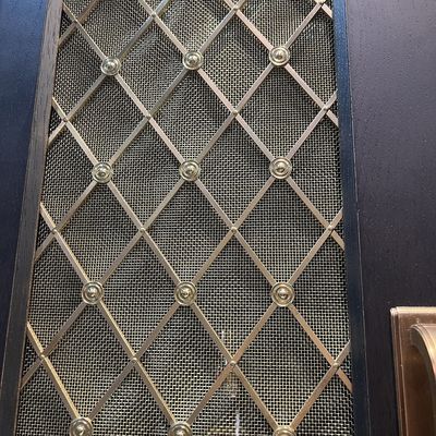 Área de apertura 49% de acero inoxidable Rejilla de malla de alambre tejido para decoración de gabinetes