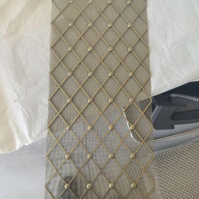 0.6m-2.4m de ancho Rejillas decorativas de malla de alambre para la puerta del gabinete