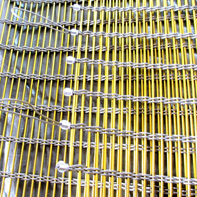 Aplicación de la red de acero inoxidable para revestimiento de ventilación de fachadas de edificios de gran altura