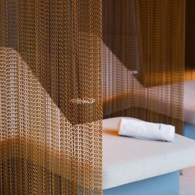 Mosquitera de cadena de aluminio de tamaño 12x24mm con un 60% de área abierta y un diámetro de alambre de 1,2mm para un control eficaz de moscas