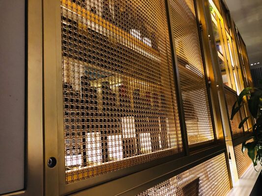 Cuadrícula metálica arquitectónica de longitud personalizada que ofrece resistencia a la corrosión ideal para revestimiento de fachadas y paneles de paredes interiores