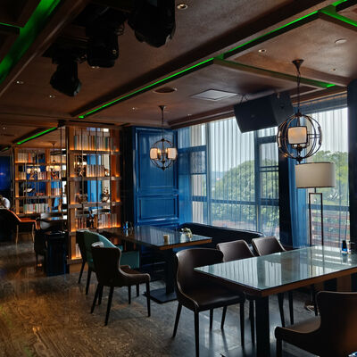 Customized Width Architectural Wire Mesh Featuring for Facades Partitions and Interior Design (Mesh de alambre arquitectónico de ancho personalizado que incluye las fachadas, las particiones y el diseño de interiores)