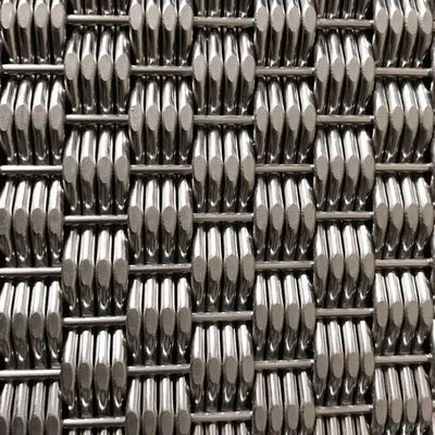 Tejido de malla de acero inoxidable de metal de diseño personalizado para revestimiento de fachadas a gran escala en edificios comerciales urbanos